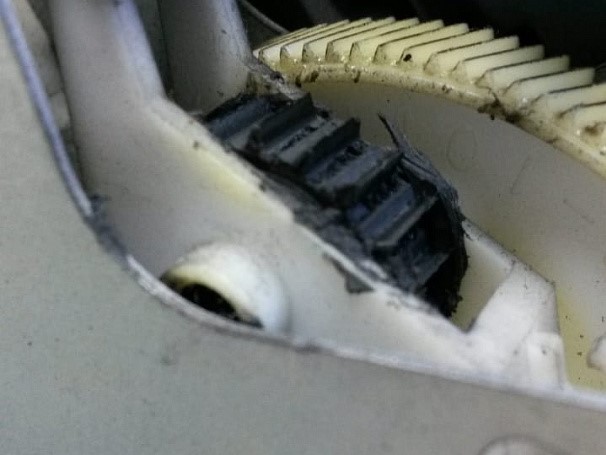 Надежный принтер-трудяга HP laserJet 1300, долгожитель, попал в ремонт.