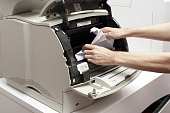 Принтер Xerox заминает или жуёт бумагу